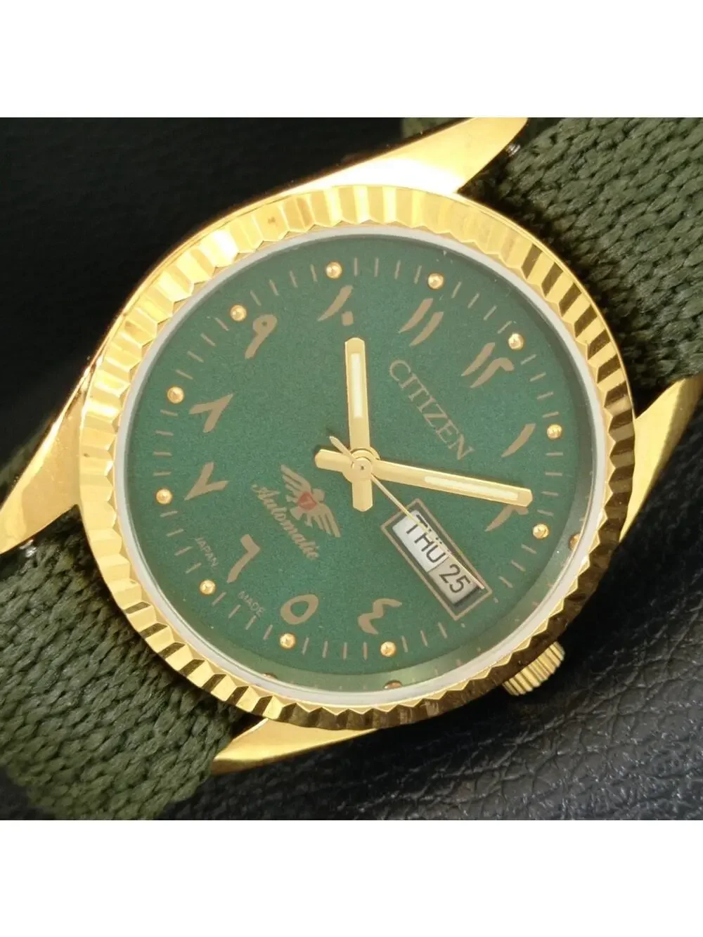 Vintage 1974 Citizen Automatic Mens Gold Watch W/daydate & Green accents